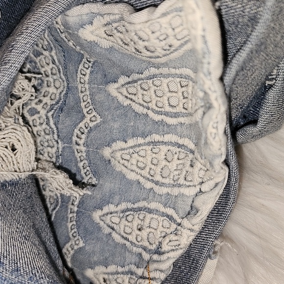 American Eagle Outfitters Pre-loved Distressed Shorts - Picture 7 of 7